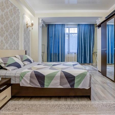 Apartament 2-Ком Квартира Biszkek Zewnętrze zdjęcie
